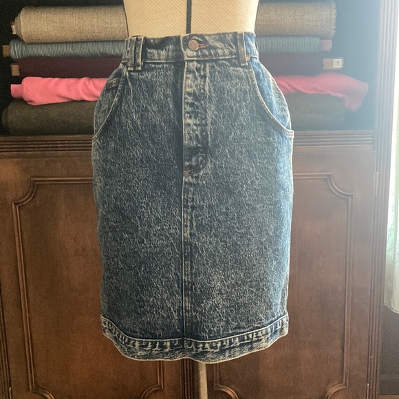 Lee Dresses & Skirts - Lee denim skirt vintage